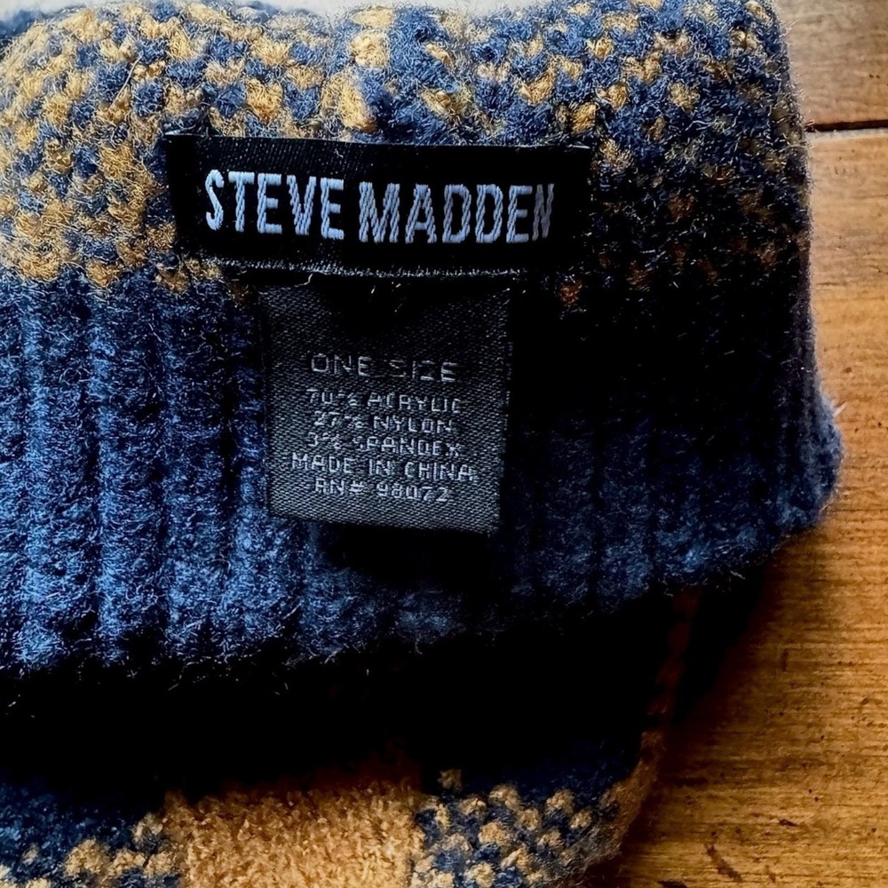 Beanie Steve Madden Navy Blue Mustard Buffalo Plaid Cuffed Knit Hat Unisex EUC - Picture 4 of 5